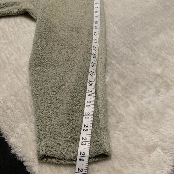 Disney Store Nicky Mouse Womens Green Fleece Pullover Sweater Size XL Long Sleev - Picture 7 of 7